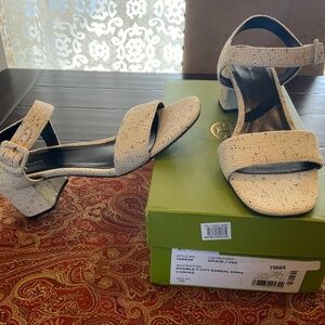Tory Burch Double T City Sandal in GRAIN, size 10,BNIB, MSRP$300 Must have for